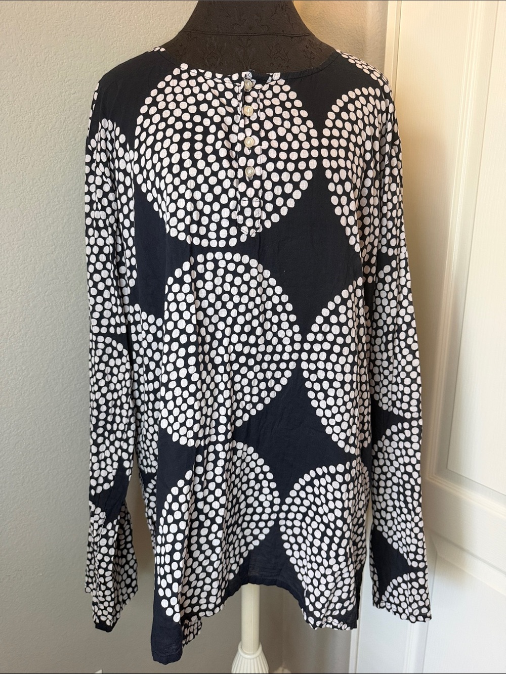 See Design 100% Cotton Black Long Sleeve Dot Circle Print Top Size XL